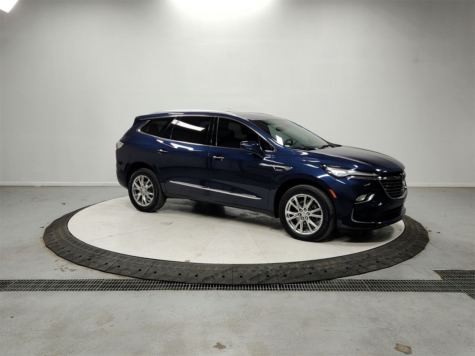 2023 Buick Enclave Essence's photo