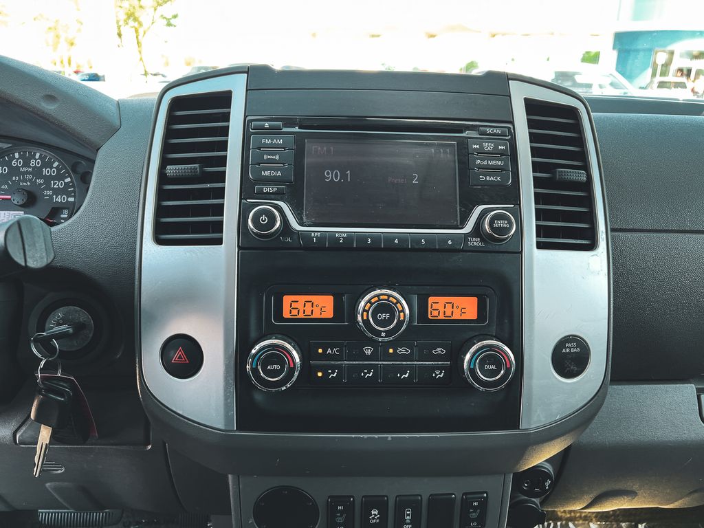 2017 Nissan Frontier SV photo 17