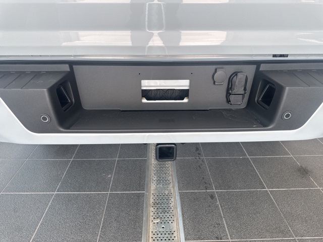 2025 Ford F-150 XLT photo 9