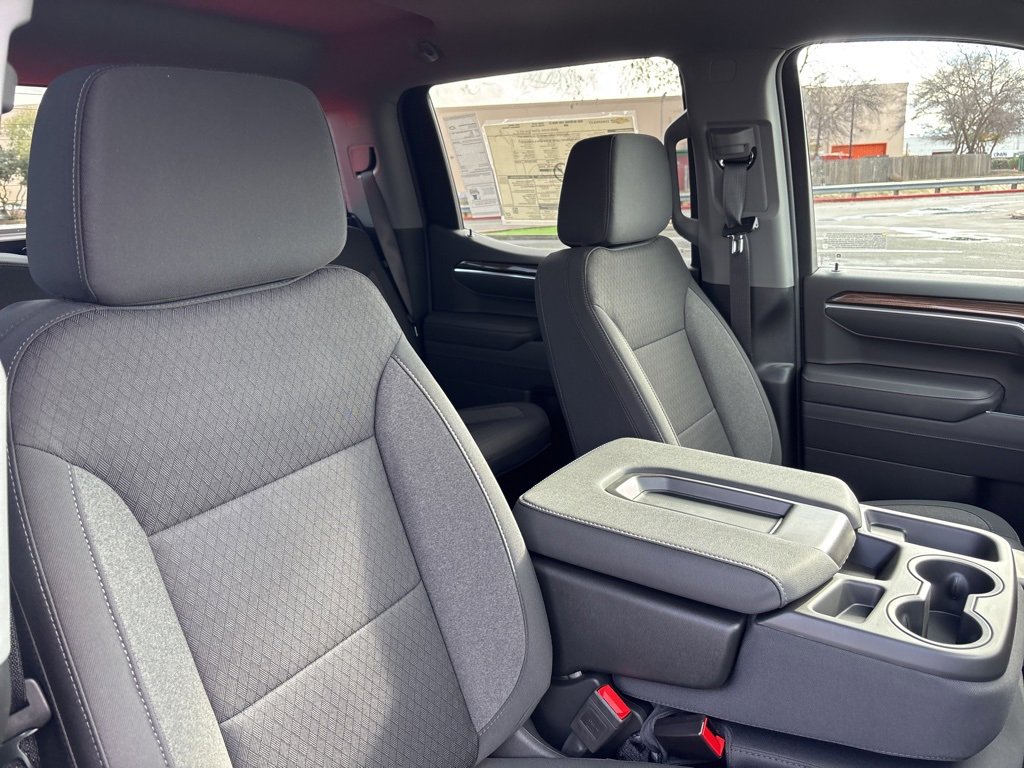 2025 Chevrolet Silverado 1500 LT photo 24