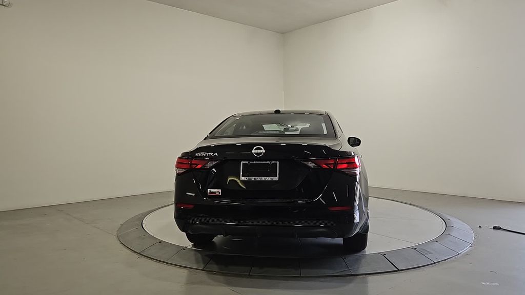 2025 Nissan Sentra SV photo 4