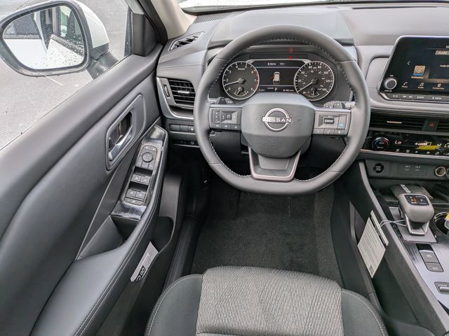 2026 Nissan Rogue SV photo 8