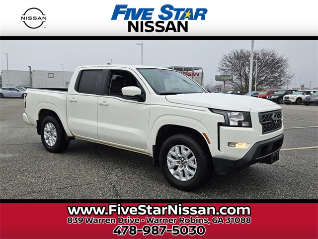2022 Nissan Frontier SV's photo