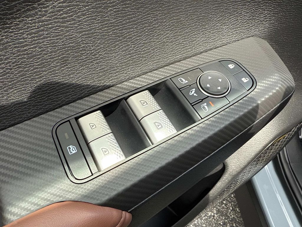 2025 Mitsubishi Outlander SEL photo 19