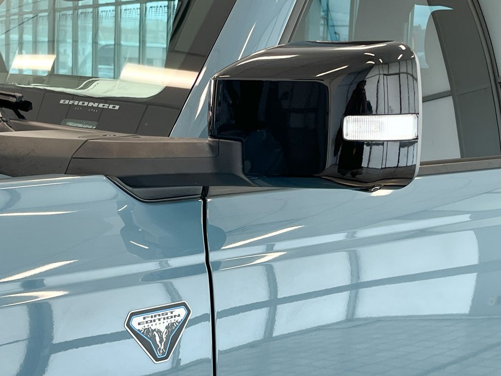 2021 Ford Bronco First Edition photo 12