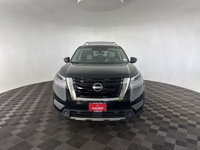 2022 Nissan Pathfinder SL photo 2