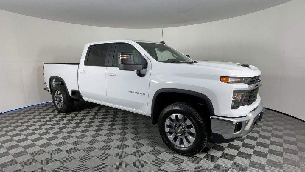2025 Chevrolet Silverado 2500HD LT photo 3