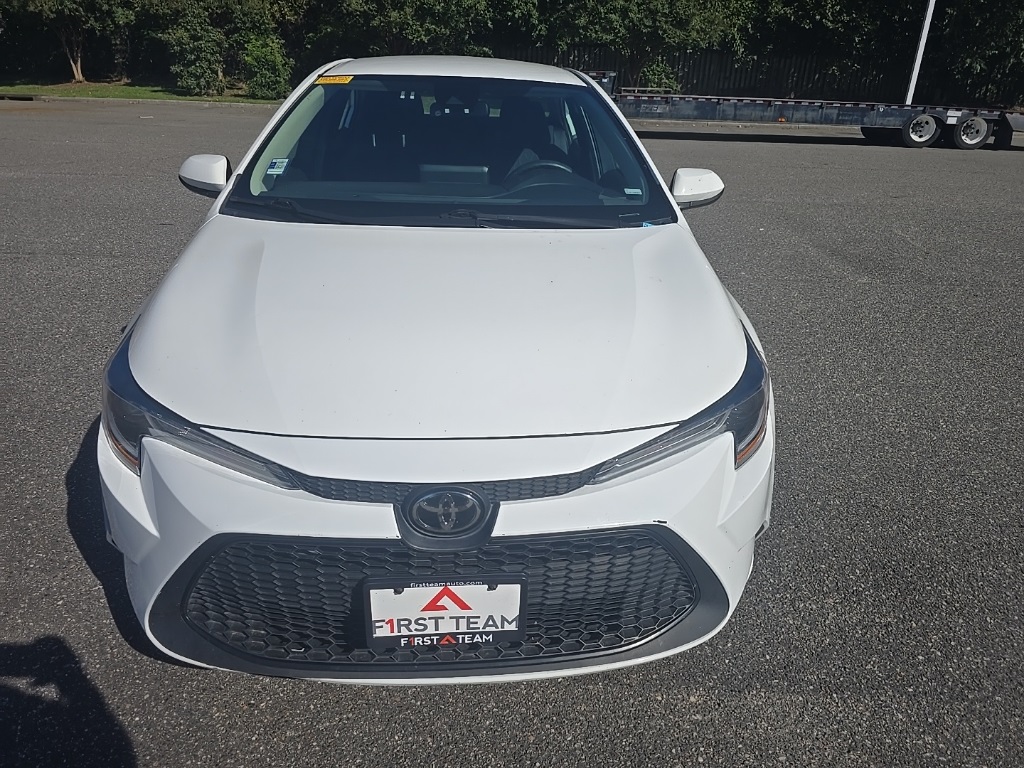 2022 Toyota Corolla LE photo 2