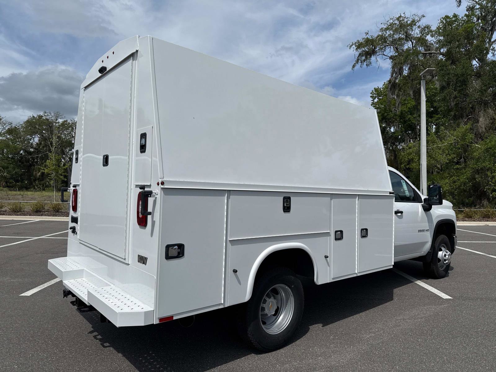 2025 Chevrolet Silverado 3500HD Work Truck photo 3