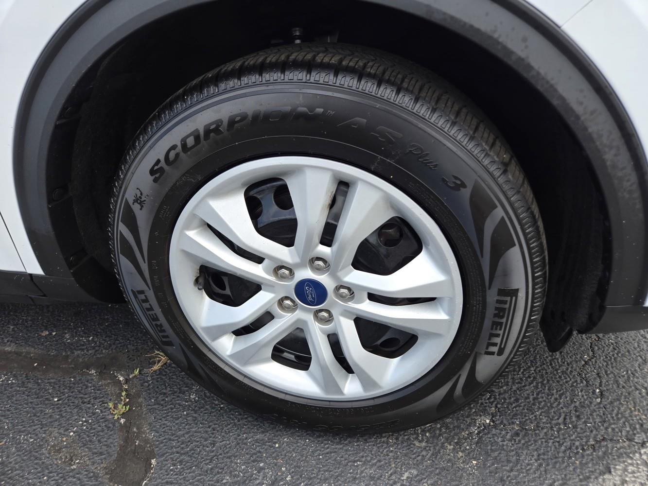 2022 Ford Escape S photo 35