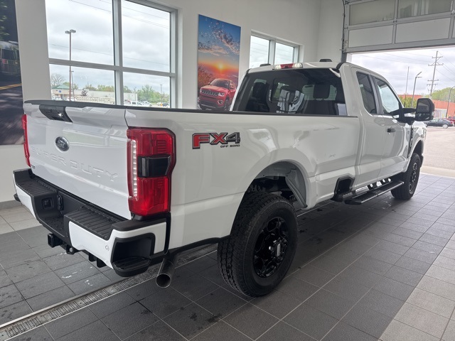 2025 Ford F-350 XL photo 13