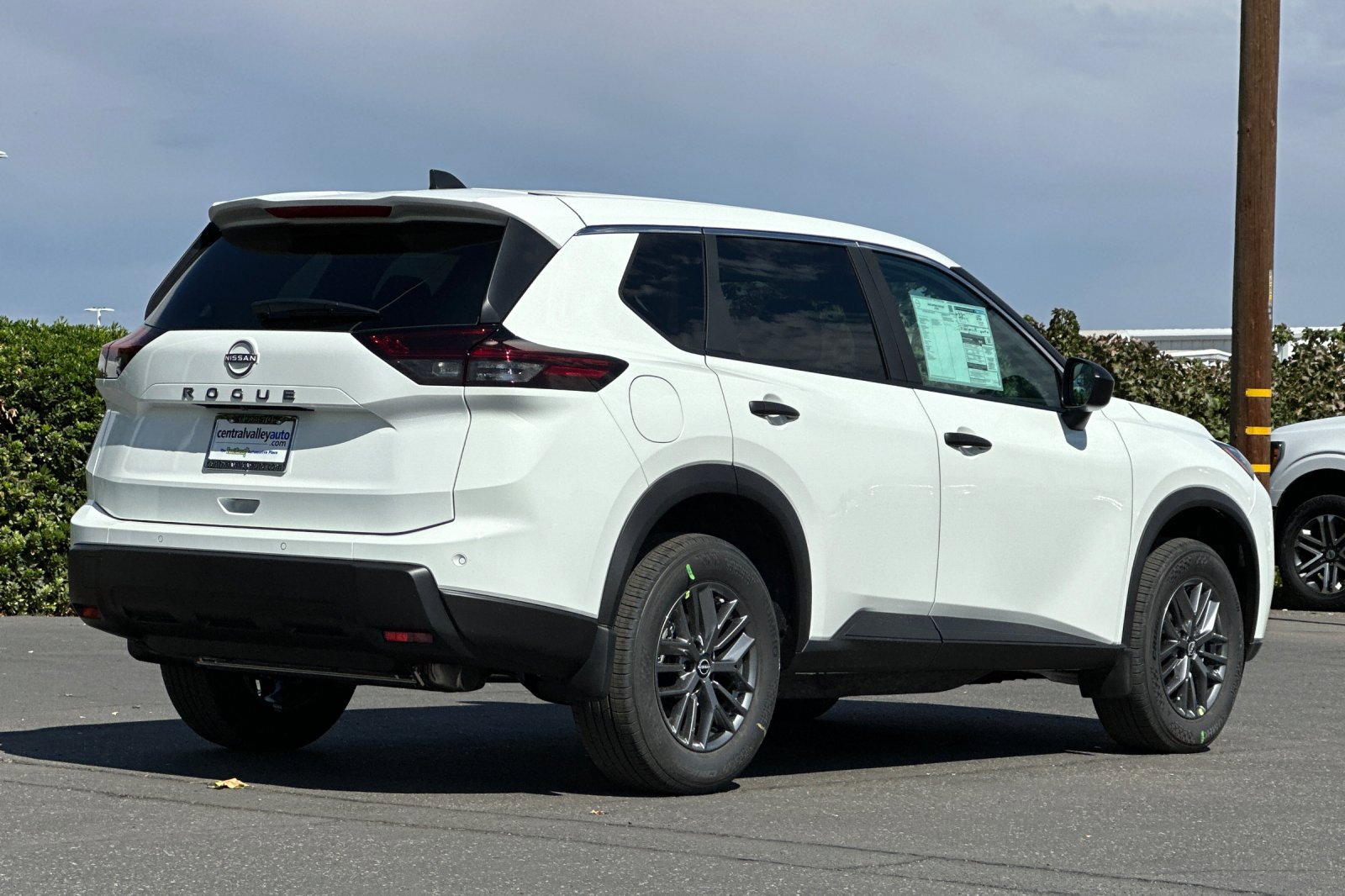 2026 Nissan Rogue S photo 4