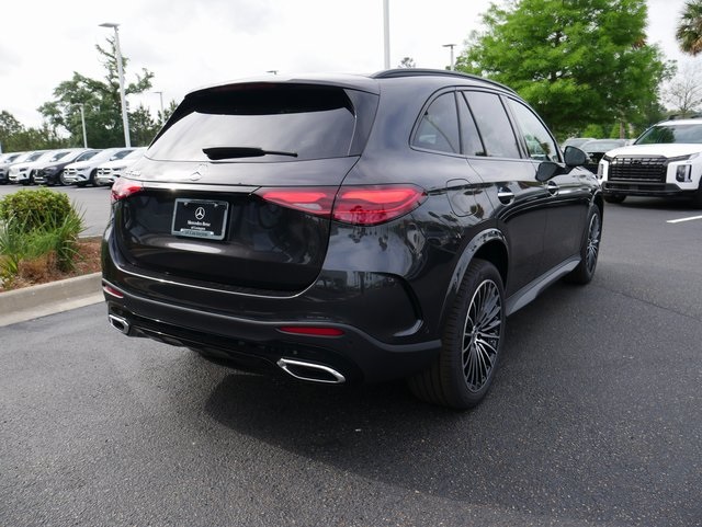 2025 Mercedes Benz GLC 300 photo 4