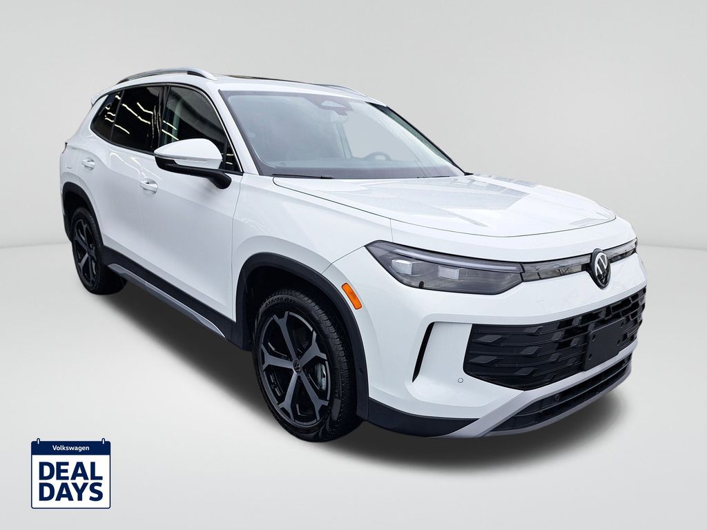 2025 Volkswagen Tiguan SE photo 3