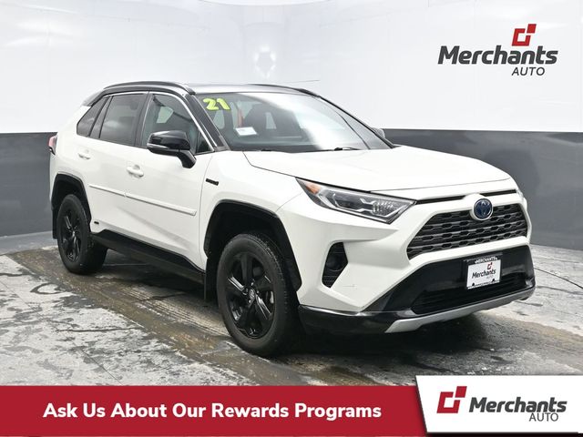 2021 Toyota RAV4 XSE's photo