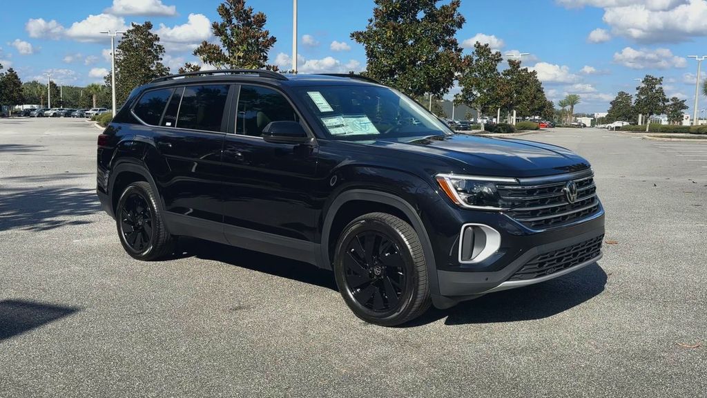 2026 Volkswagen Atlas SE Technology photo 2