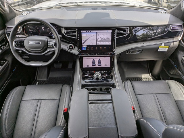 2024 Jeep Grand Wagoneer II photo 11