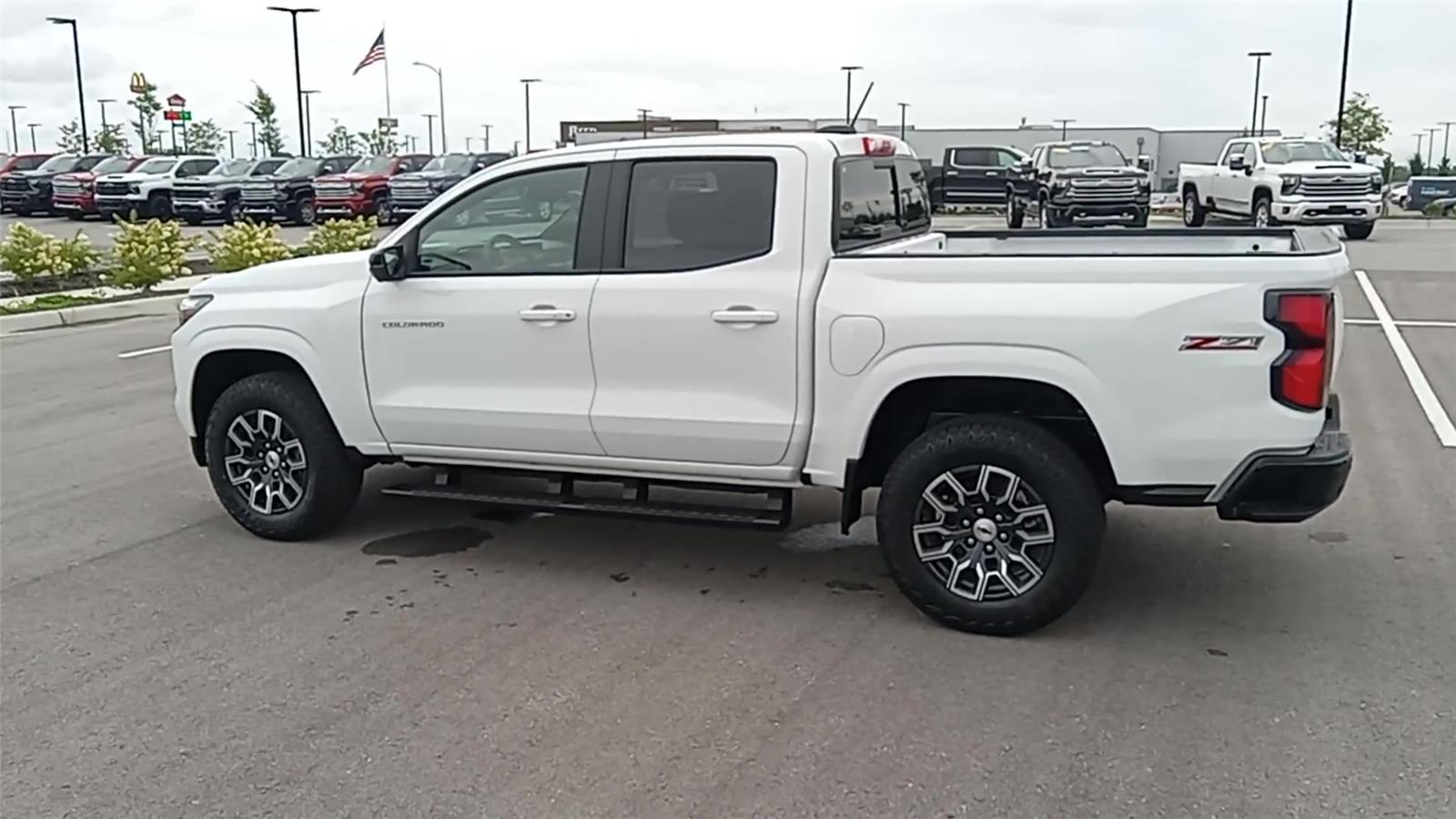 2026 Chevrolet Colorado Z71 photo 2