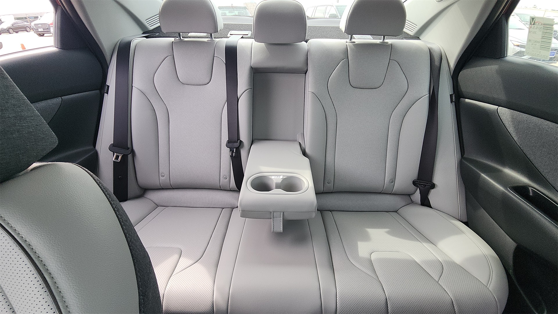 2025 Hyundai Elantra Limited photo 30