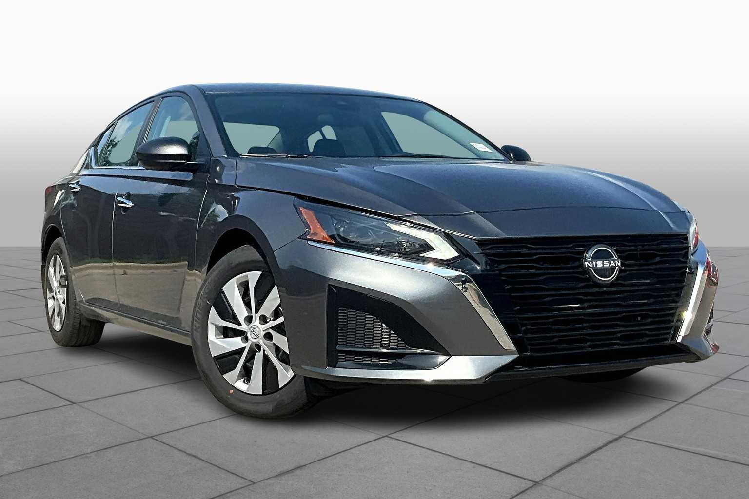 2025 Nissan Altima S photo 2