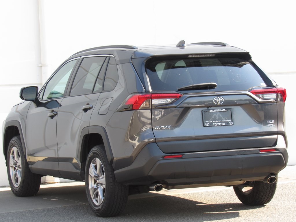 2023 Toyota RAV4 XLE photo 4