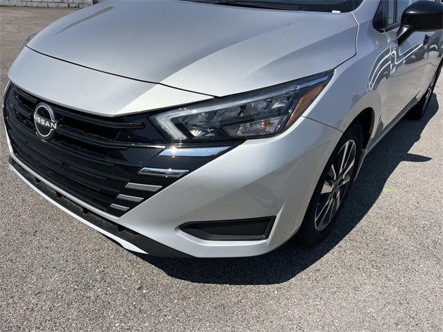 2025 Nissan Versa S photo 8