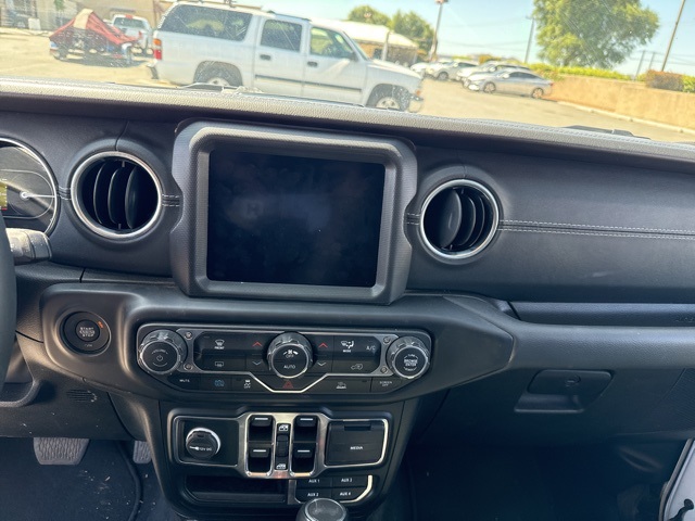 2023 Jeep Wrangler Sahara 4xe photo 19