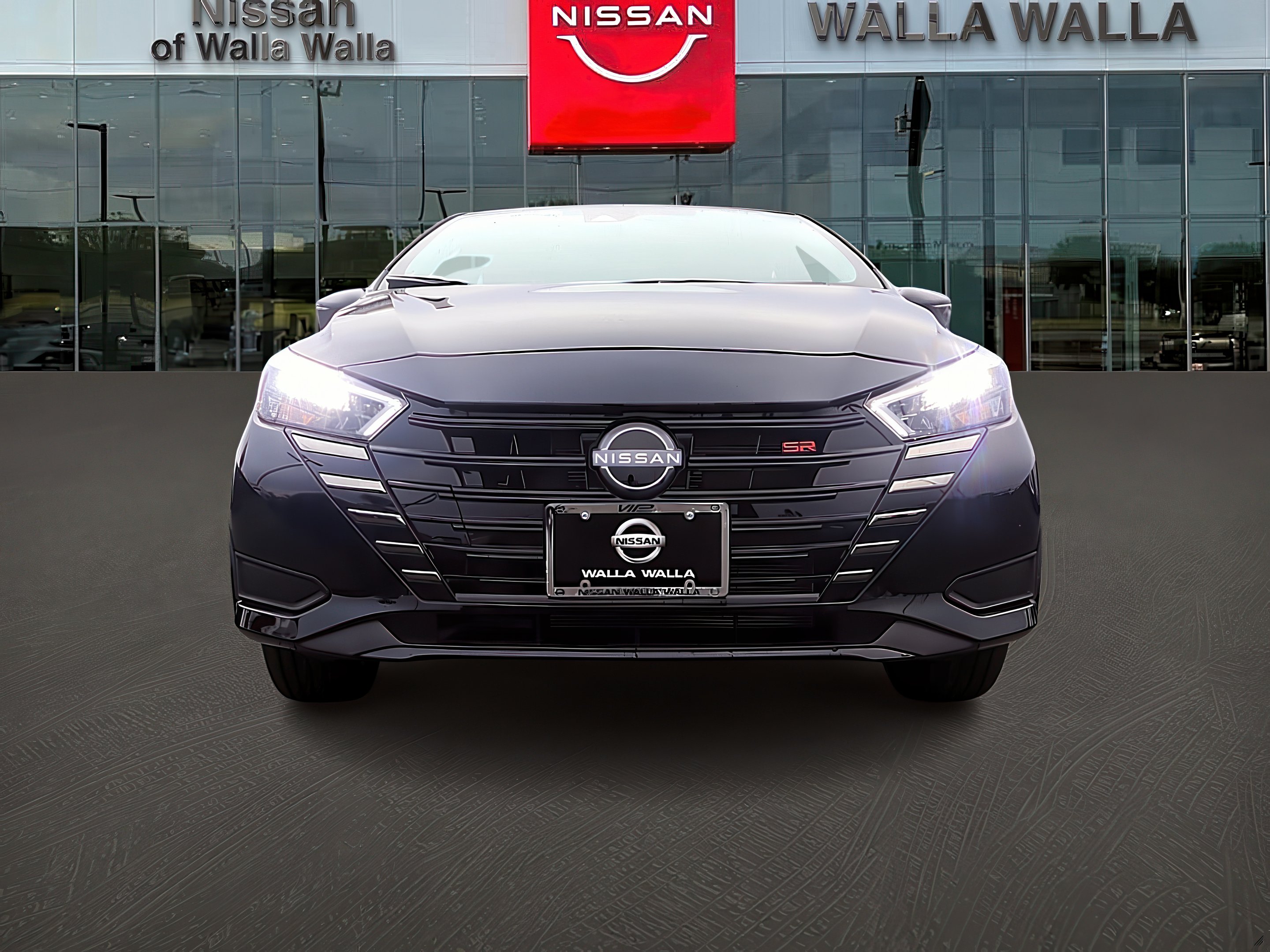 2025 Nissan Versa SR photo 2