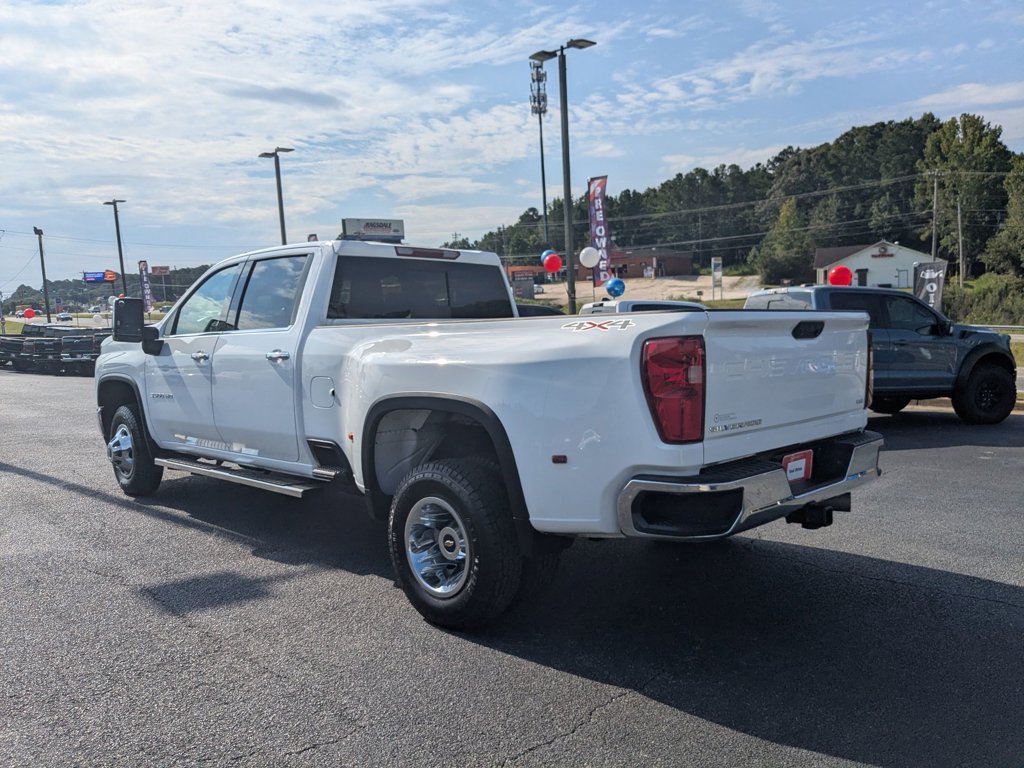 2022 Chevrolet Silverado 3500HD LTZ photo 5