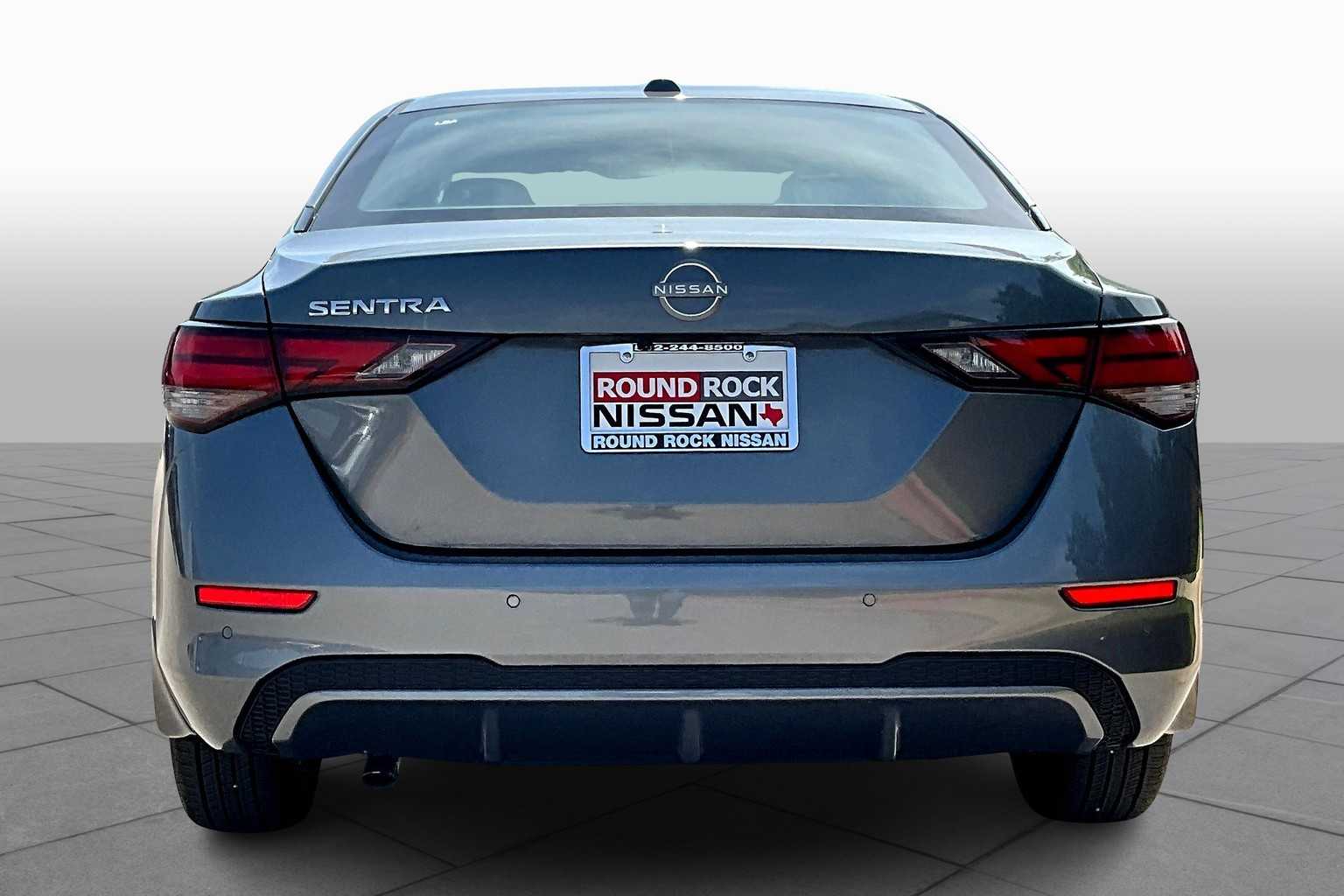 2025 Nissan Sentra SV photo 4
