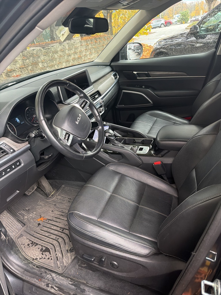 2022 Kia Telluride EX photo 3