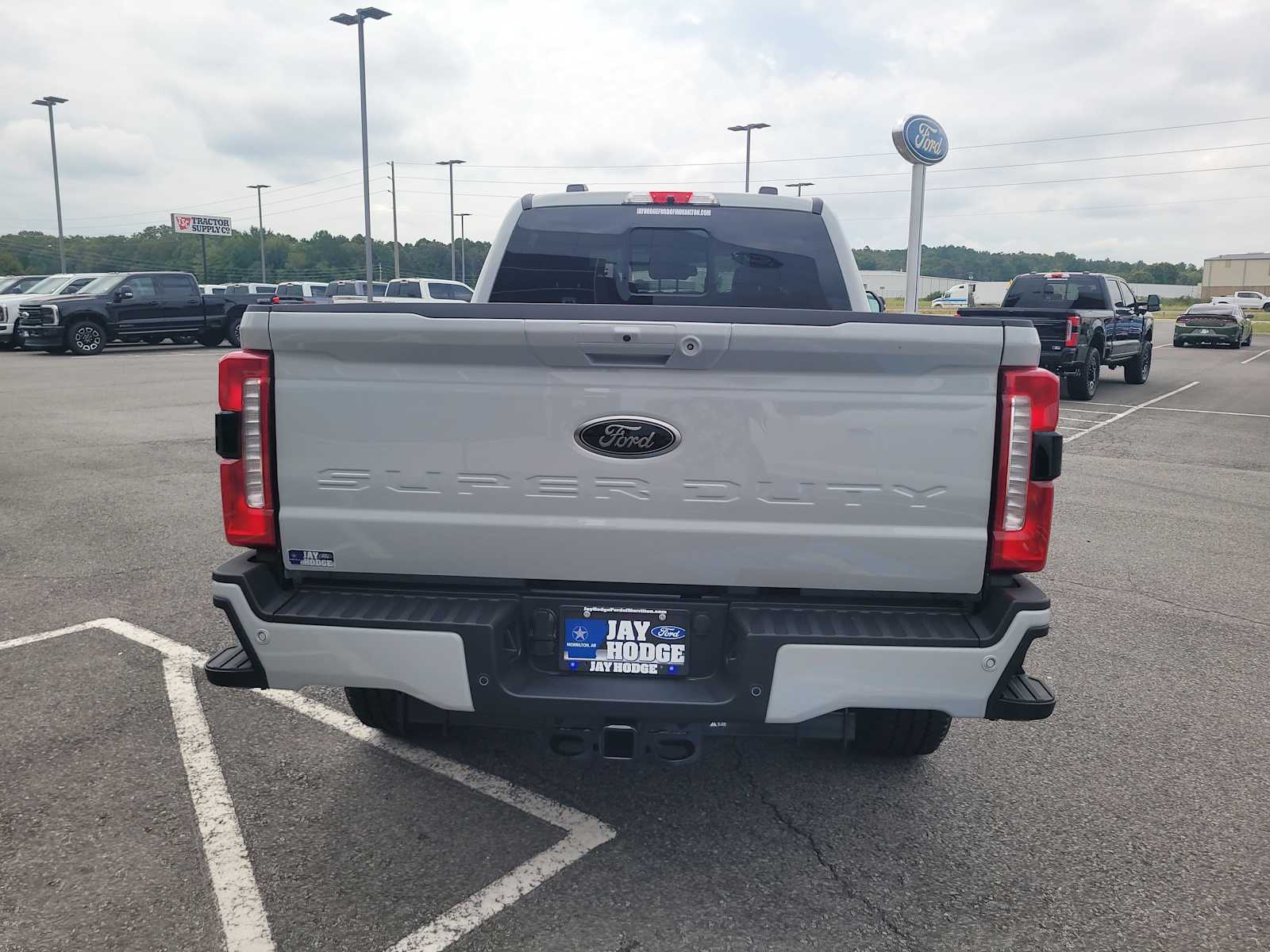 2025 Ford F-350 Lariat photo 3