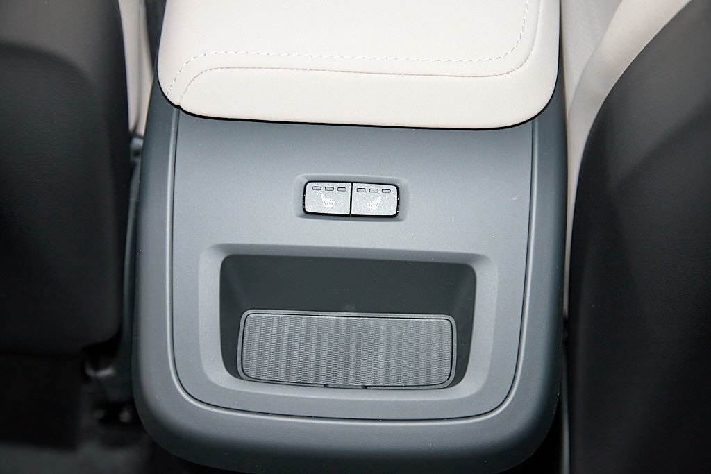 2026 VOLVO XC60 - Image 21