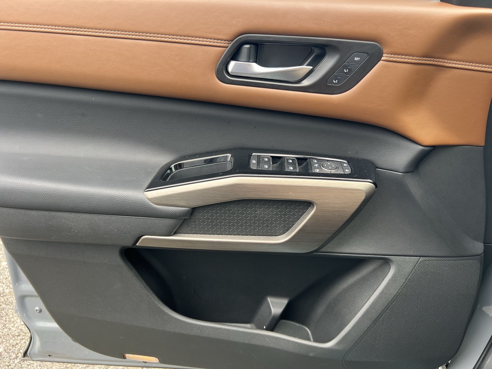 2022 Nissan Pathfinder Platinum photo 21