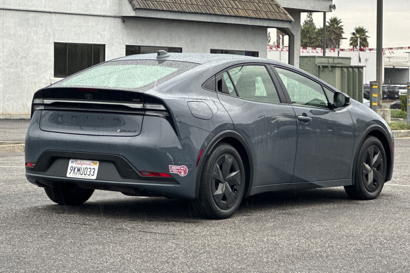 2024 Toyota Prius Prime SE photo 3