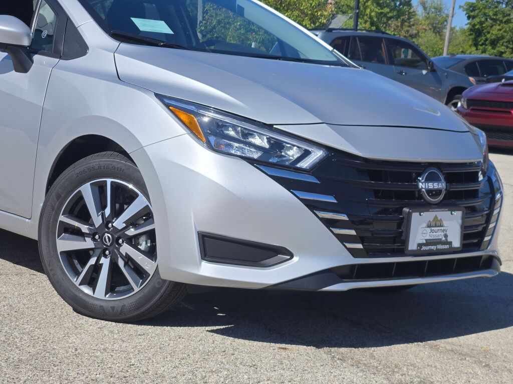 2025 Nissan Versa SV photo 2