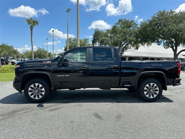 2025 Chevrolet Silverado 2500HD Custom photo 5