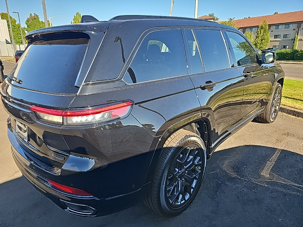 2025 Jeep Grand Cherokee Summit Reserve photo 2