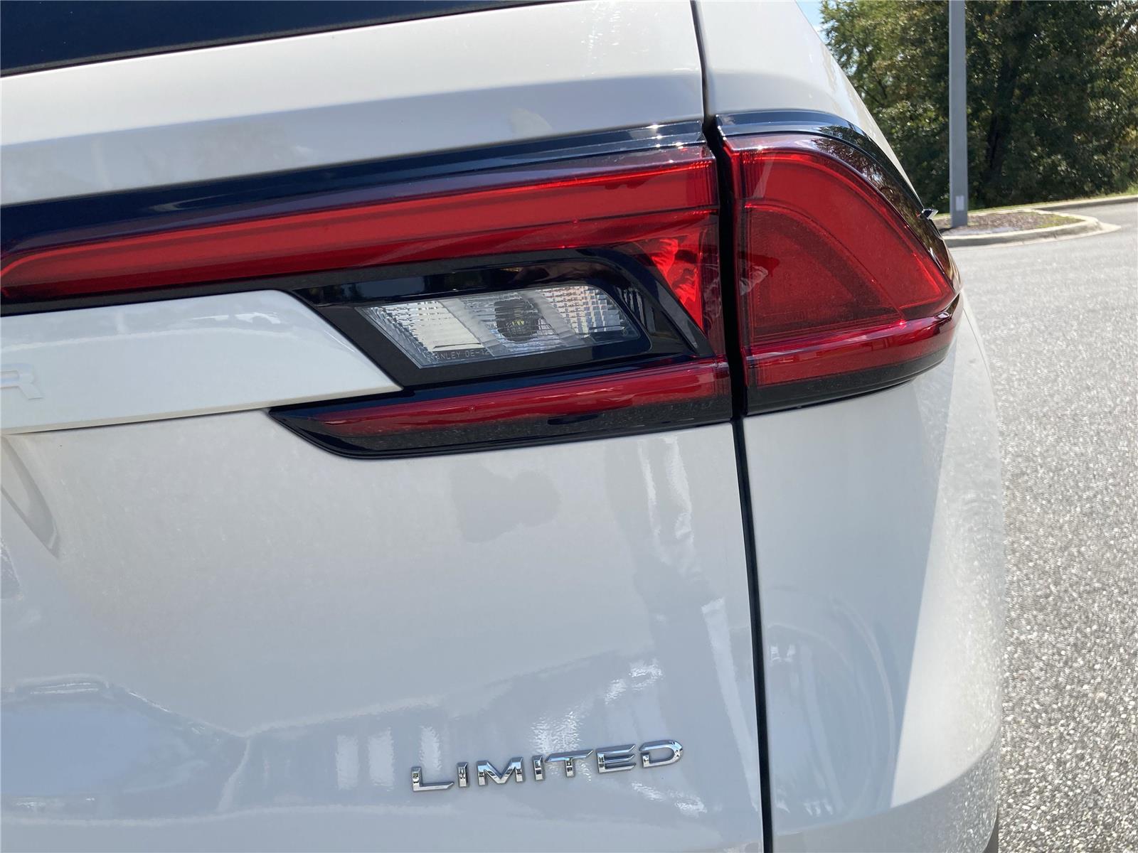 2024 Toyota Grand Highlander Hybrid Limited photo 11