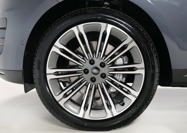 2025 Land Rover Range Rover Sport SE photo 7