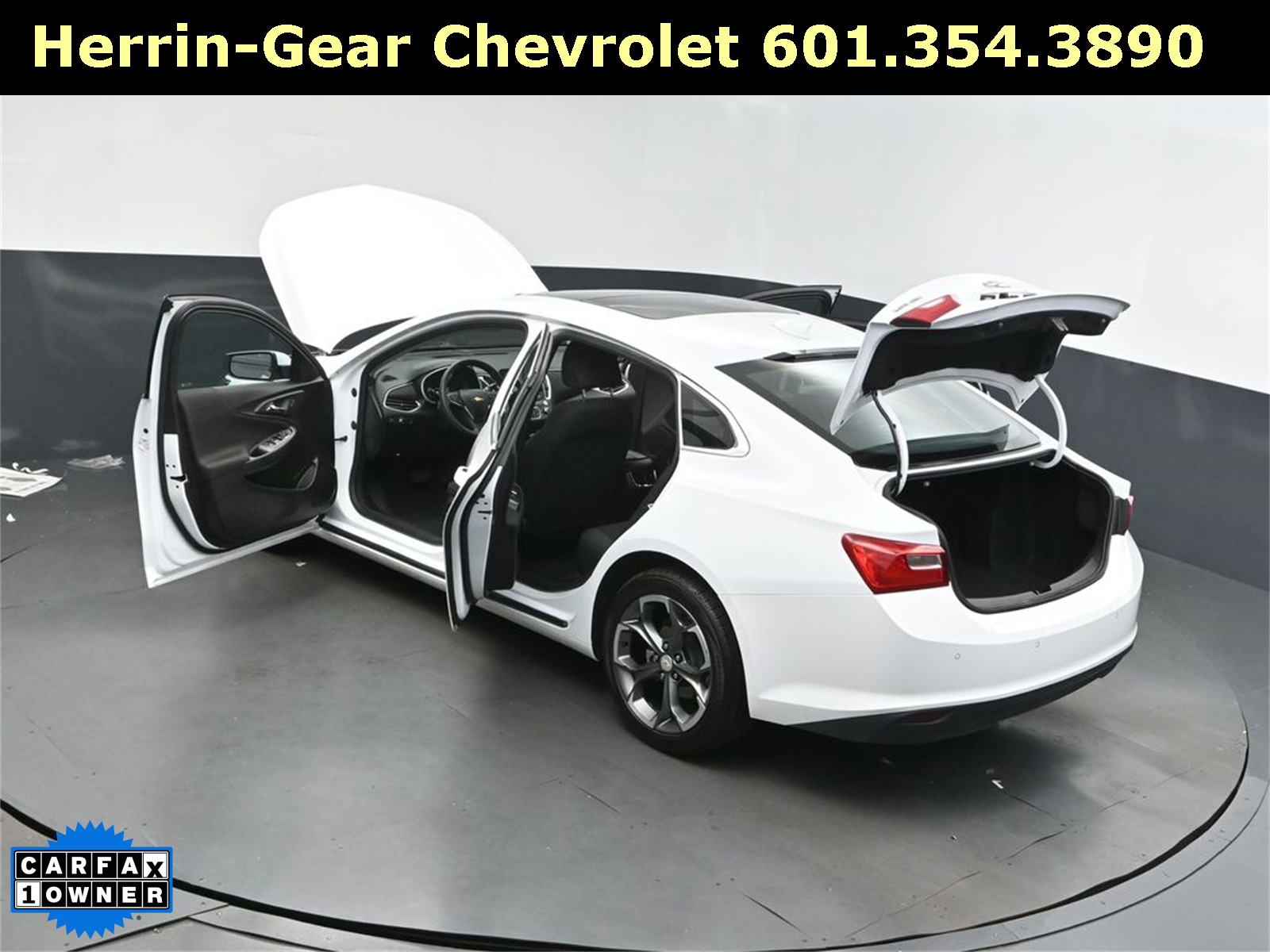 2024 Chevrolet Malibu 1LT photo 2