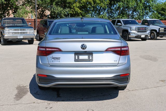 2024 Volkswagen Jetta SE photo 4