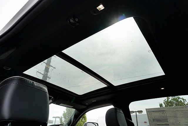 New 2026 Bright White Clear-Coat Exterior Paint RAM Laramie image 22