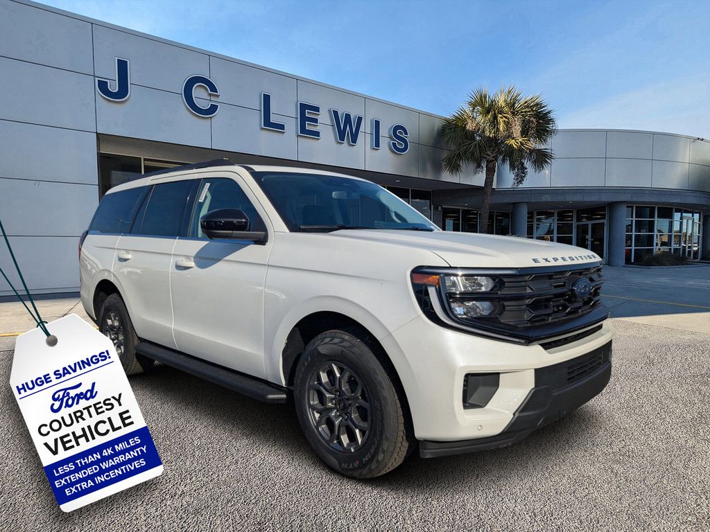 2025 Ford Expedition Active's photo