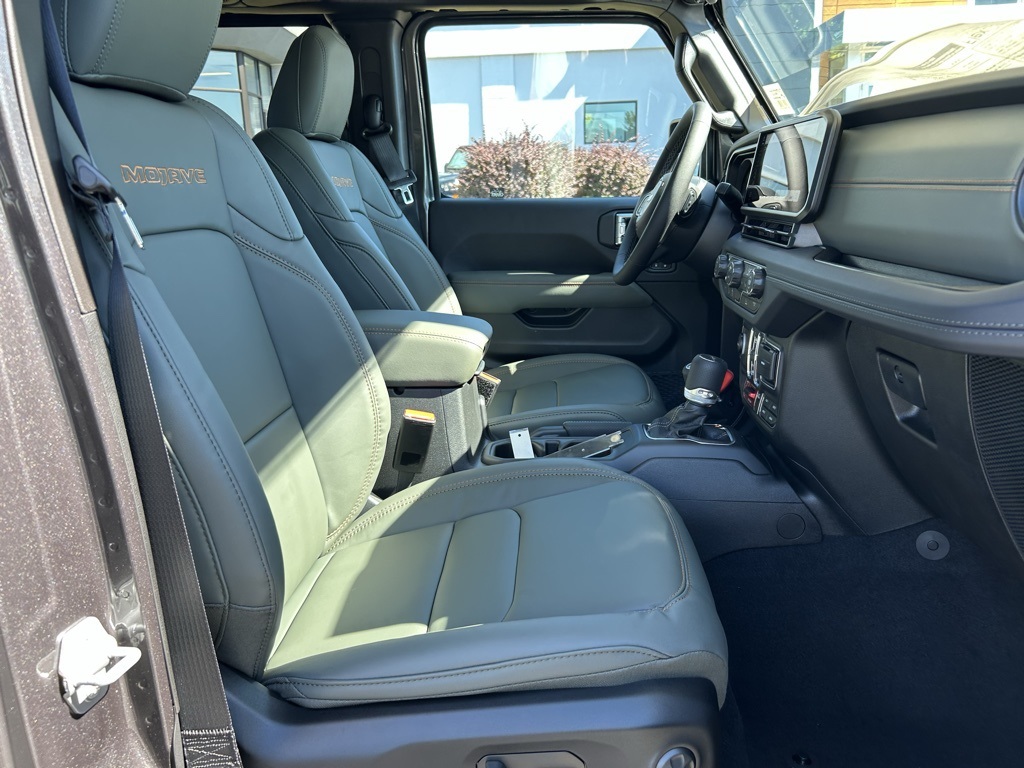 2025 Jeep Gladiator Mojave photo 31
