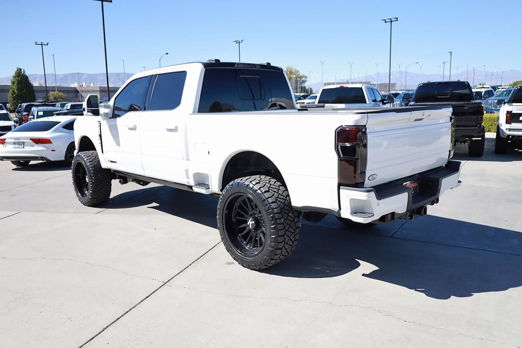 2025 Ford F-350 Platinum photo 4