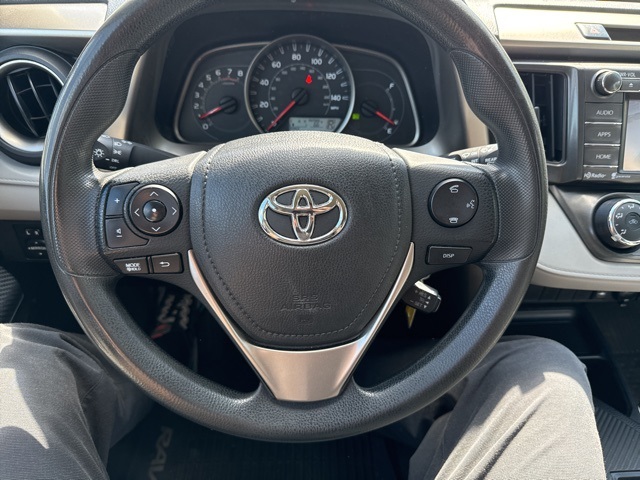 2015 Toyota RAV4 LE photo 30