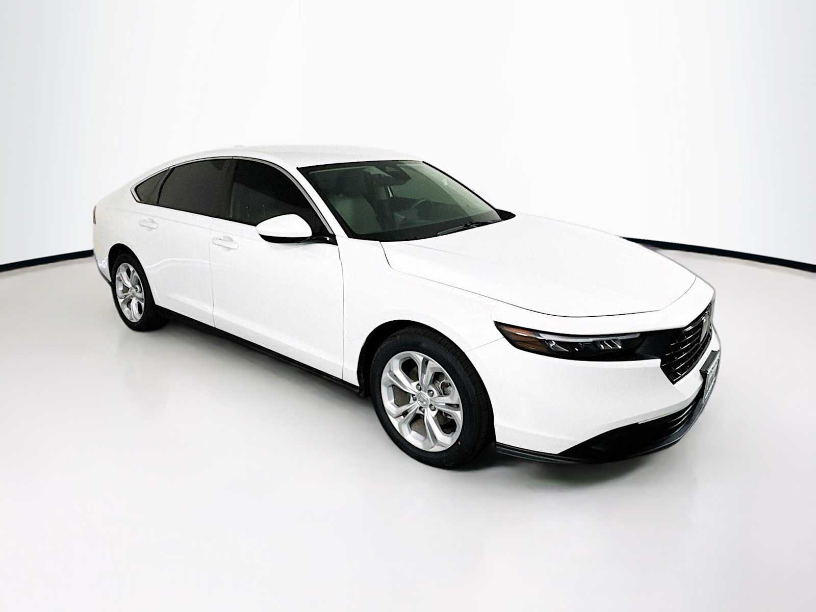 2024 Honda Accord LX's photo