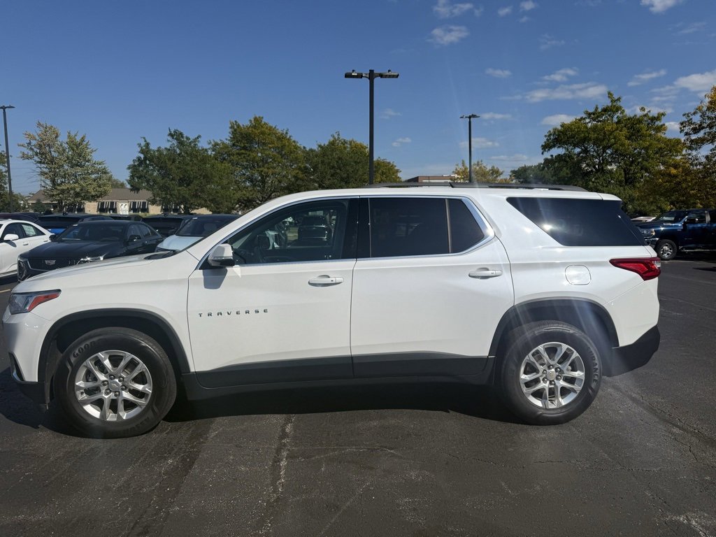 2020 Chevrolet Traverse Cloth photo 2