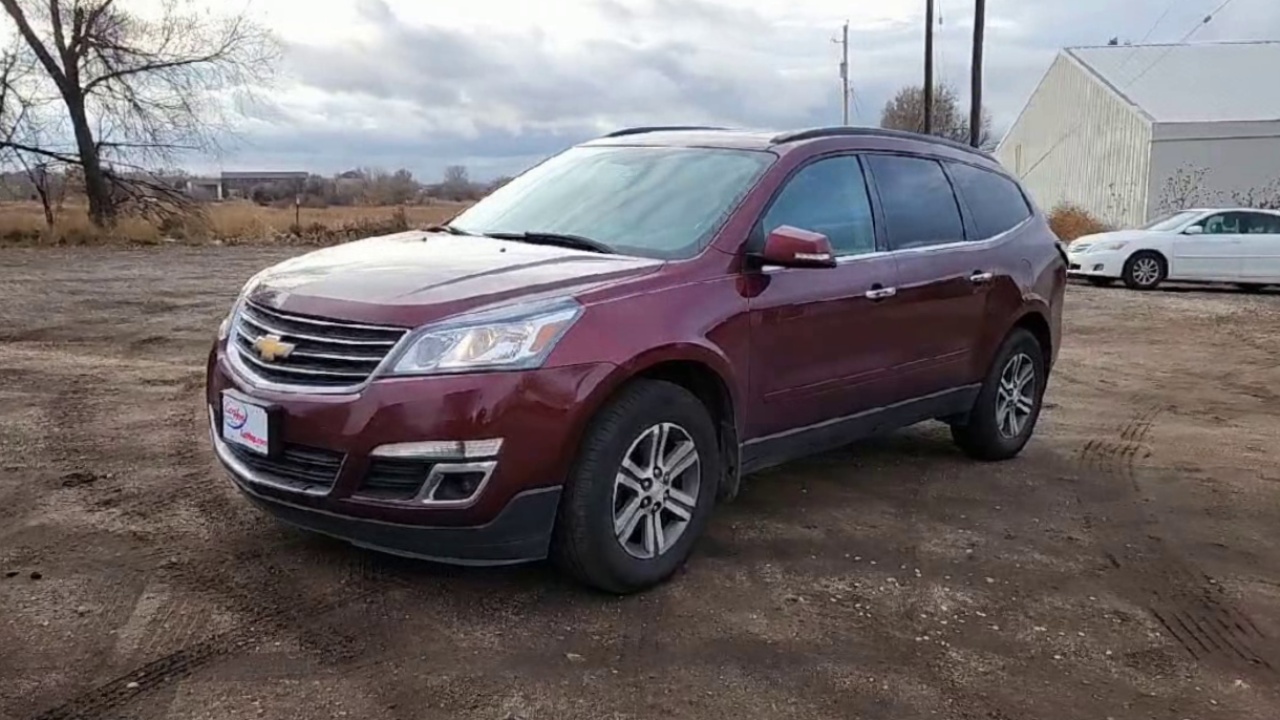 2017 Chevrolet Traverse 1LT photo 2